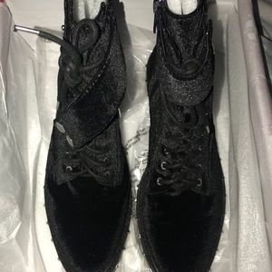 Vince Camuto 10M Black Velvet Moto Boots